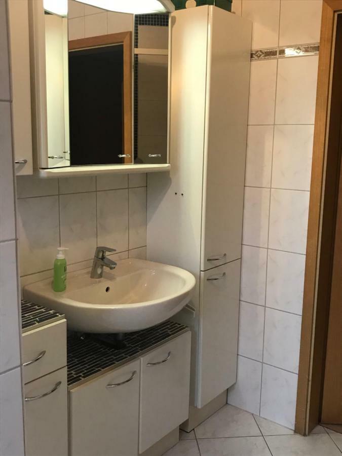 Messe Cgn/Dus Grossraeumige Wohnung In Guter Verkehrslage Leverkusen Exterior foto