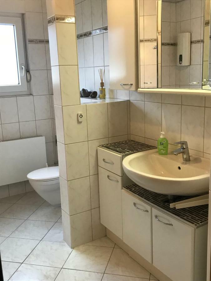 Messe Cgn/Dus Grossraeumige Wohnung In Guter Verkehrslage Leverkusen Exterior foto